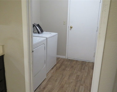 6750 Del Rey Avenue - Photo Thumbnail 6