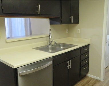 6750 Del Rey Avenue - Photo Thumbnail 7