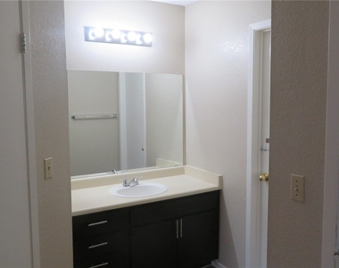 6750 Del Rey Avenue - Photo Thumbnail 17