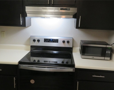 6750 Del Rey Avenue - Photo Thumbnail 8