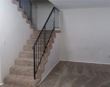 6750 Del Rey Avenue - Photo Thumbnail 14