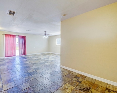 3990 Syracuse Drive - Photo Thumbnail 10