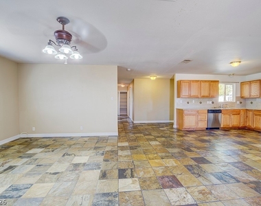 3990 Syracuse Drive - Photo Thumbnail 13