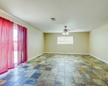 3990 Syracuse Drive - Photo Thumbnail 12
