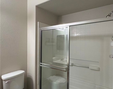9330 Maule Avenue - Photo Thumbnail 7