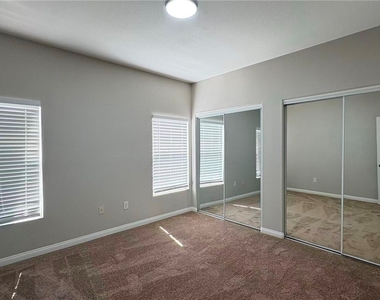 9330 Maule Avenue - Photo Thumbnail 5