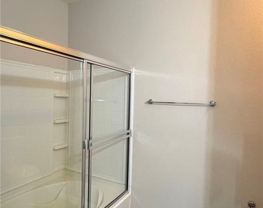 9330 Maule Avenue - Photo Thumbnail 12