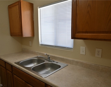 320 N 16th Street - Photo Thumbnail 10