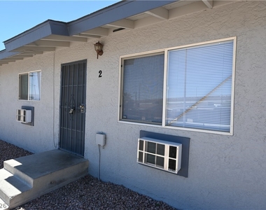 320 N 16th Street - Photo Thumbnail 3