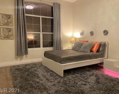 8800 Bonta Court - Photo Thumbnail 24