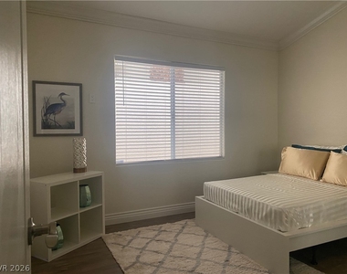 8800 Bonta Court - Photo Thumbnail 30