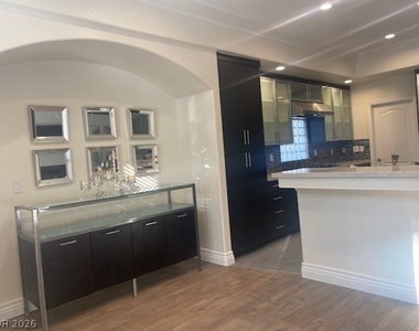 8800 Bonta Court - Photo Thumbnail 14