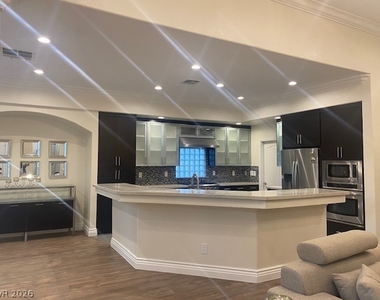 8800 Bonta Court - Photo Thumbnail 11