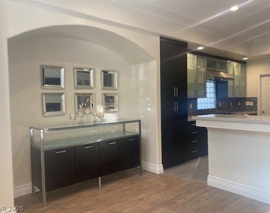 8800 Bonta Court - Photo Thumbnail 13