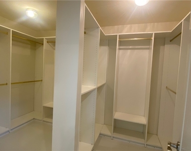 8800 Bonta Court - Photo Thumbnail 33