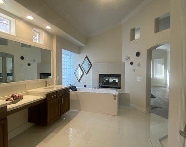 8800 Bonta Court - Photo Thumbnail 43