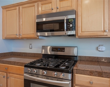 11225 Vintners Lane - Photo Thumbnail 21