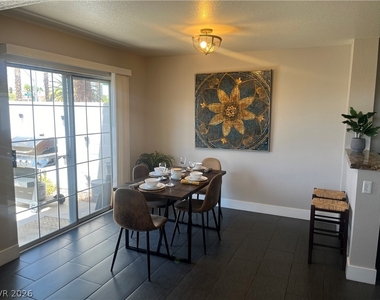 8476 Sewards Bluff Avenue - Photo Thumbnail 5