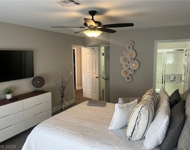 8476 Sewards Bluff Avenue - Photo Thumbnail 8