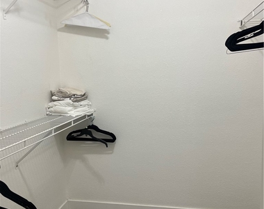 8476 Sewards Bluff Avenue - Photo Thumbnail 9