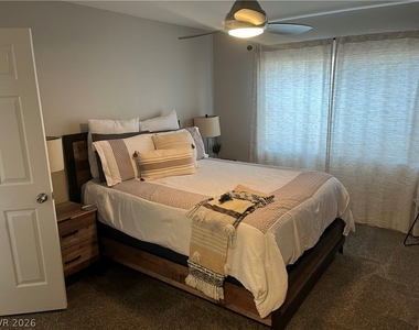 8476 Sewards Bluff Avenue - Photo Thumbnail 11
