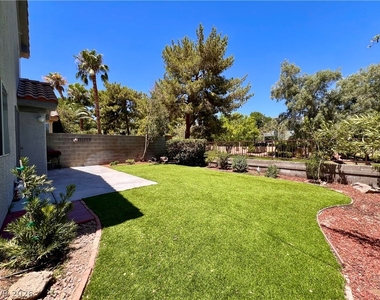9524 Rancho Palmas Drive - Photo Thumbnail 14