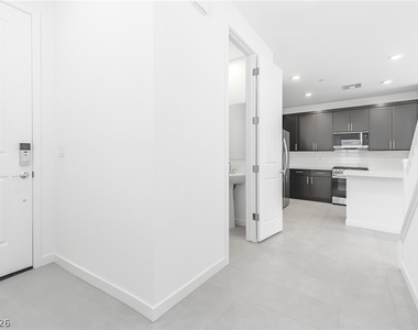 870 Dunkirk River Court - Photo Thumbnail 3