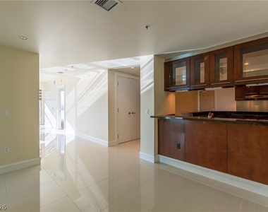 2700 Las Vegas Boulevard - Photo Thumbnail 14
