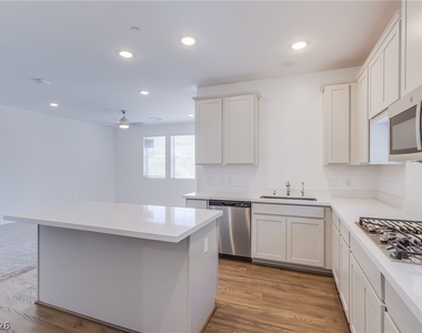 2555 Hampton Road - Photo Thumbnail 8