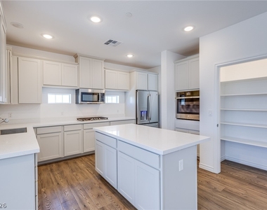 2555 Hampton Road - Photo Thumbnail 10