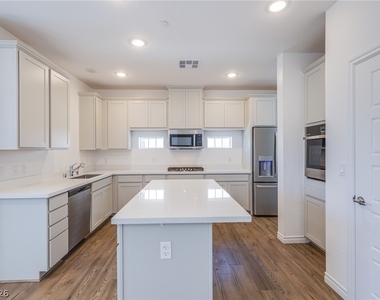 2555 Hampton Road - Photo Thumbnail 9