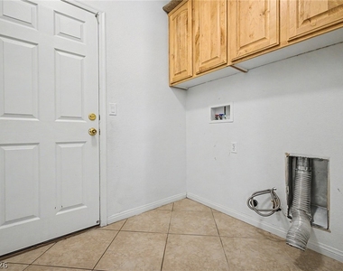 4204 Lower Saxon Avenue - Photo Thumbnail 32