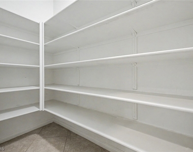 4204 Lower Saxon Avenue - Photo Thumbnail 11