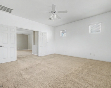 4204 Lower Saxon Avenue - Photo Thumbnail 15