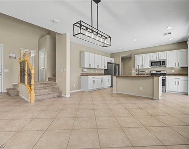 4204 Lower Saxon Avenue - Photo Thumbnail 5