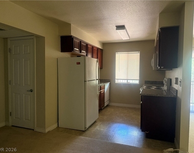 5350 River Glen Drive - Photo Thumbnail 11