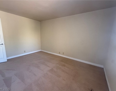 5350 River Glen Drive - Photo Thumbnail 10