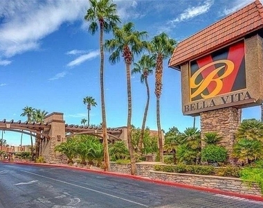 5350 River Glen Drive - Photo Thumbnail 16