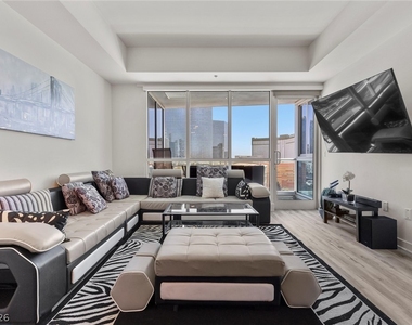 4575 Dean Martin Drive - Photo Thumbnail 6