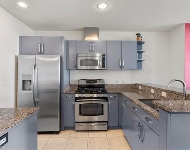 4575 Dean Martin Drive - Photo Thumbnail 2