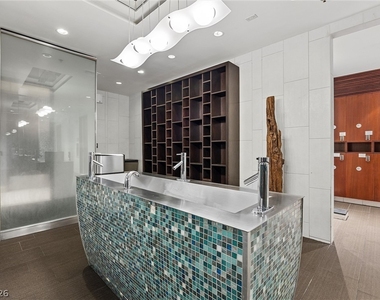 4575 Dean Martin Drive - Photo Thumbnail 32