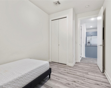 4575 Dean Martin Drive - Photo Thumbnail 13