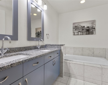 4575 Dean Martin Drive - Photo Thumbnail 10