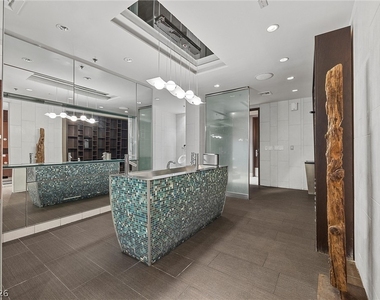4575 Dean Martin Drive - Photo Thumbnail 31