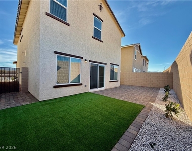 1085 Gentle Swan Street - Photo Thumbnail 18
