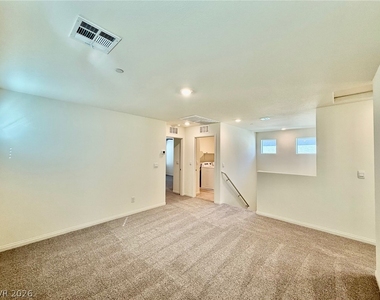 1085 Gentle Swan Street - Photo Thumbnail 8