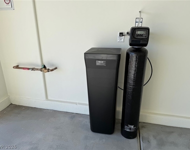 1085 Gentle Swan Street - Photo Thumbnail 16