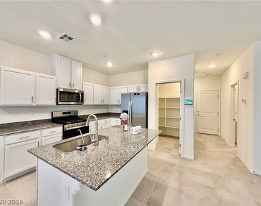 1085 Gentle Swan Street - Photo Thumbnail 4