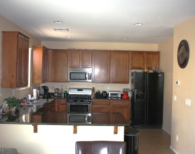 849 Pittston Avenue - Photo Thumbnail 5