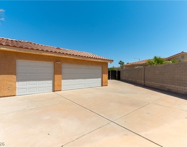 1116 Whistle Court - Photo Thumbnail 2